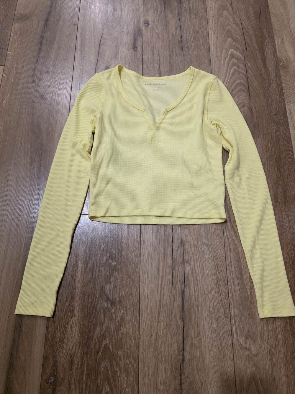 American Eagle XS Light Yellow Ribbed Long-Sleeve Crop Top